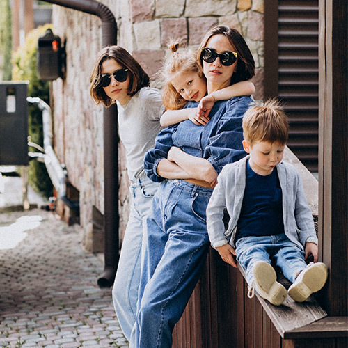 Benim annem en güzelini hak ediyor. Annenizin göz sağlığı için güneş gözlüğü seçimi 